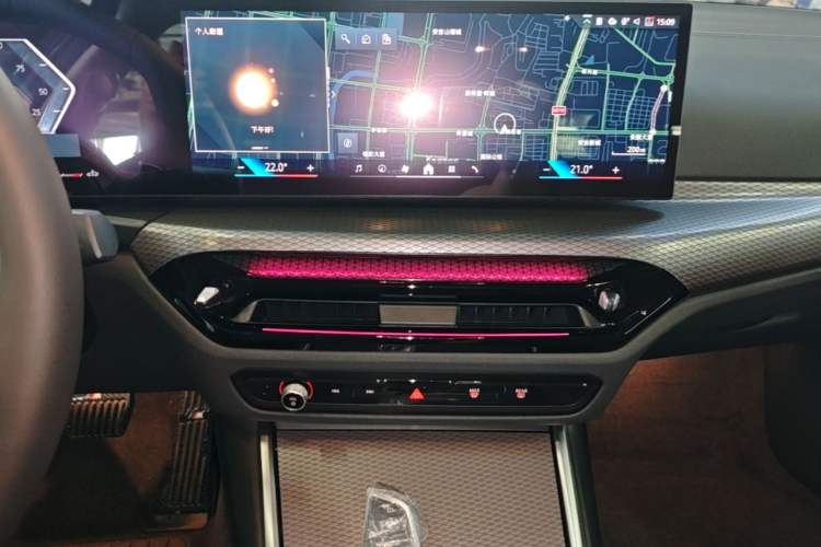 Used BMW 3 Series 2025 330Li M Sport Shadowline Package Audio And AC Panel