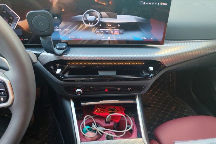 Used BMW 3 Series 2025 330Li M Sport Shadowline Package Audio And AC Panel