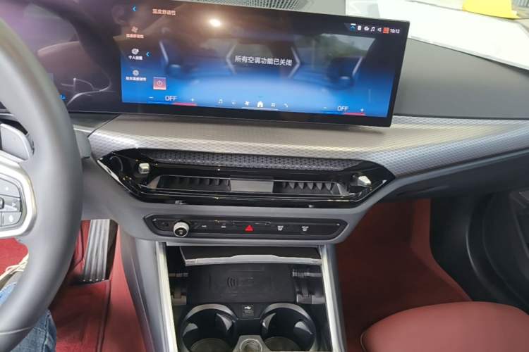 Used BMW 3 Series 2025 330Li M Sport Shadowline Package Audio And AC Panel