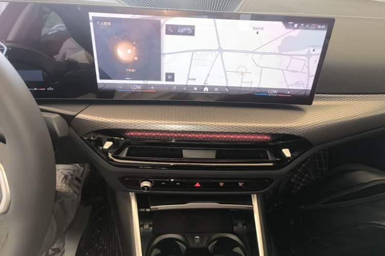 Used BMW 3 Series 2025 330Li M Sport Shadowline Package Audio And AC Panel