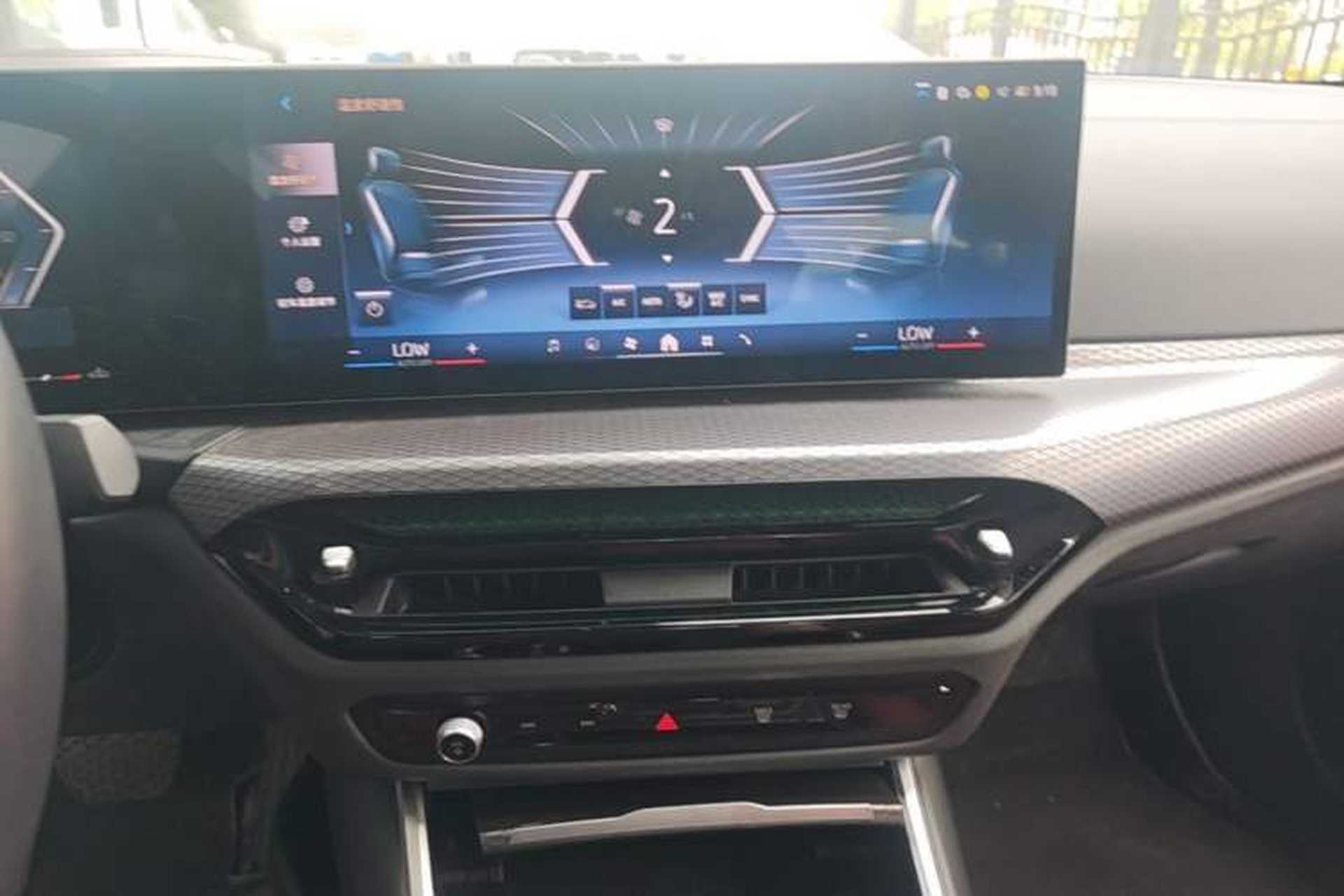 Used BMW 3 Series 2025 330Li M Sport Shadowline Package Audio And AC Panel