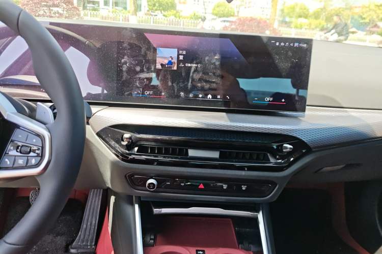 Used BMW 3 Series 2025 330Li M Sport Shadowline Package Audio And AC Panel