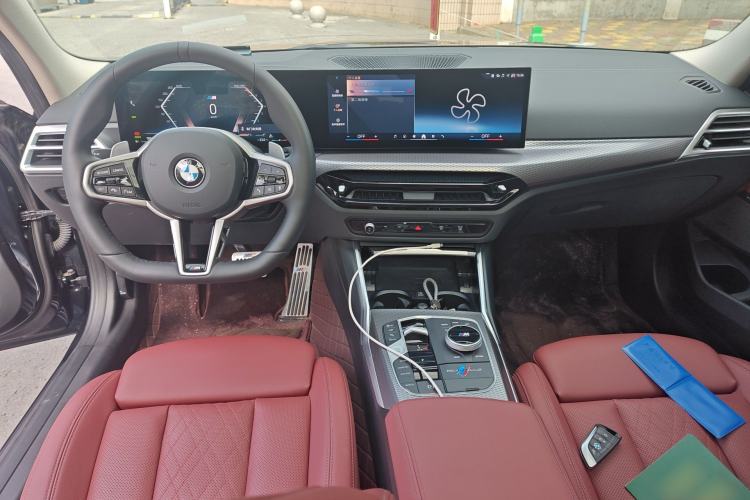 Used BMW 3 Series 2025 330Li M Sport Shadowline Package Center Console