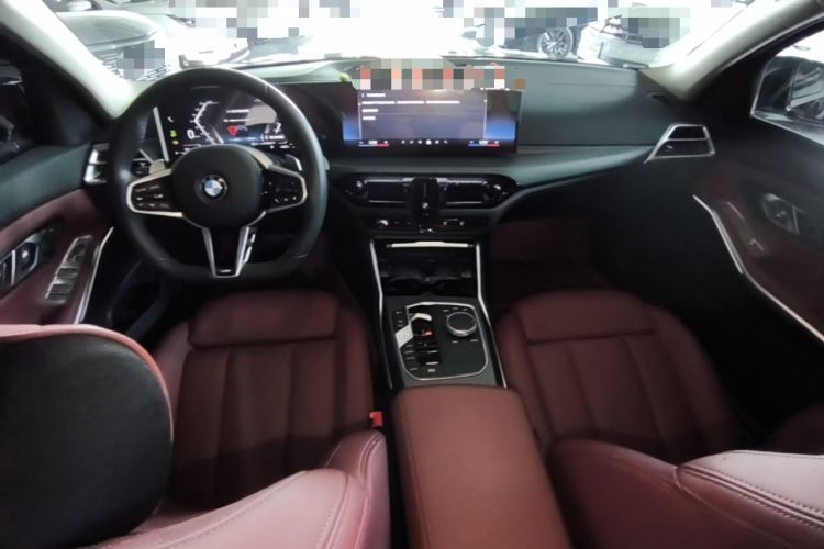 Used BMW 3 Series 2025 325i M Sport Package Center Console