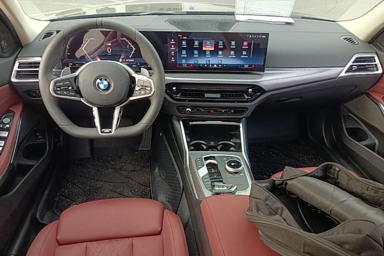 Used BMW 3 Series 2025 330Li M Sport Shadowline Package Center Console