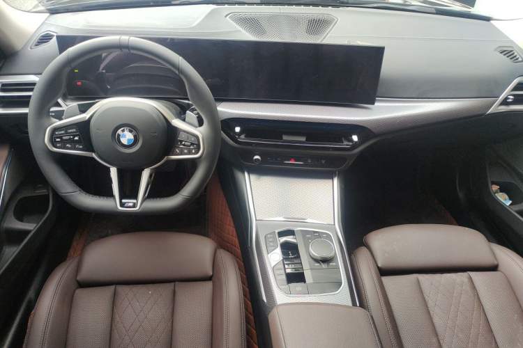 Used BMW 3 Series 2025 330Li M Sport Shadowline Package Center Console