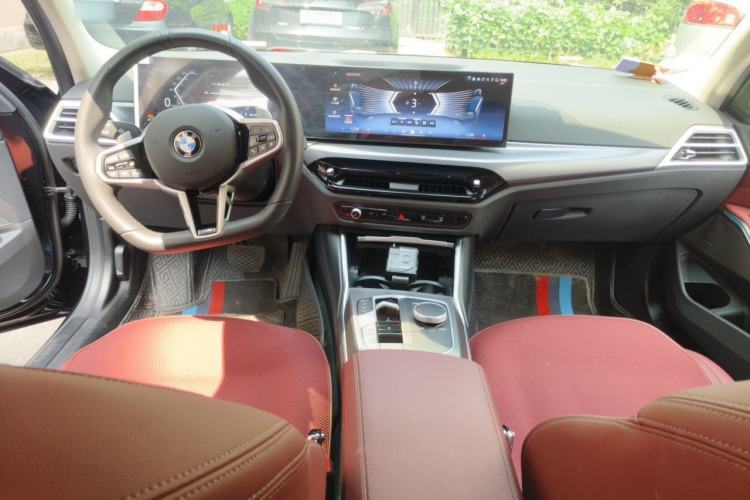 Used BMW 3 Series 2025 330Li M Sport Shadowline Package Center Console