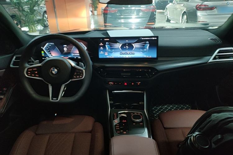 Used BMW 3 Series 2025 330i M Sport Night Edition Package Center Console