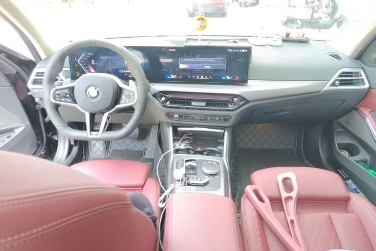Used BMW 3 Series 2025 330Li M Sport Shadowline Package Center Console