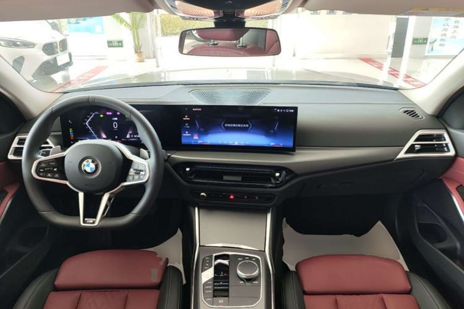 Used BMW 3 Series 2025 325i M Sport Package Center Console