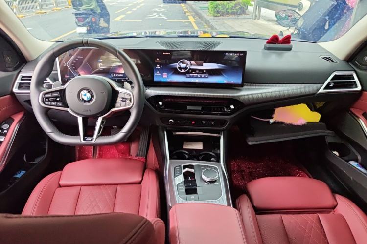 Used BMW 3 Series 2025 330Li M Sport Shadowline Package Center Console