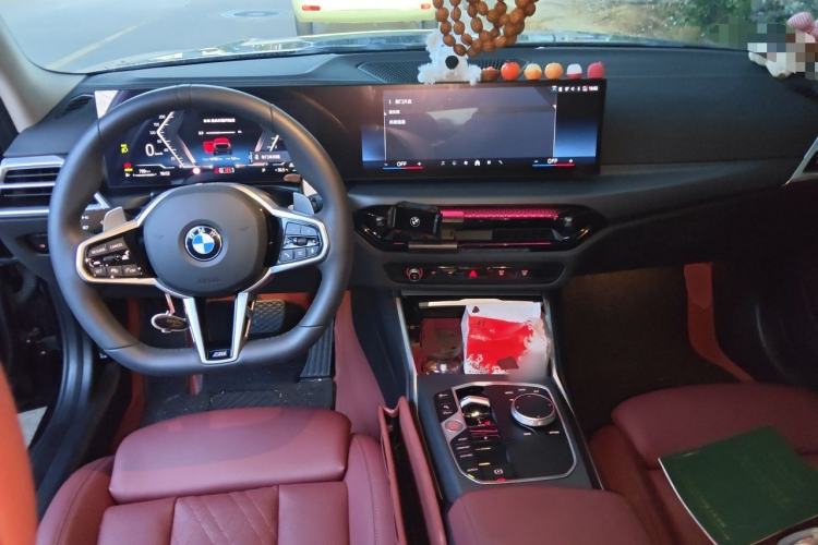 Used BMW 3 Series 2025 325i M Sport Package Center Console