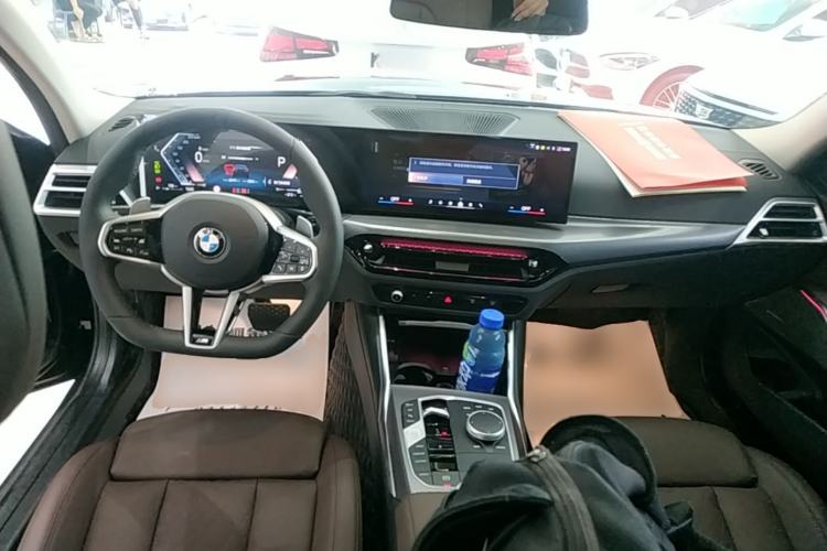 Used BMW 3 Series 2025 330Li M Sport Shadowline Package Center Console