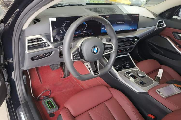 Used BMW 3 Series 2025 330Li M Sport Shadowline Package Center Console