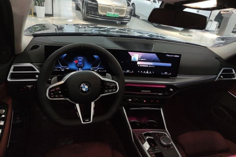 Used BMW 3 Series 2025 330Li M Sport Shadowline Package Center Console