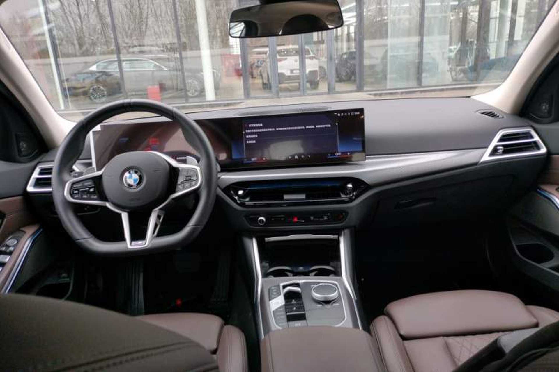 Used BMW 3 Series 2025 330Li M Sport Shadowline Package Center Console