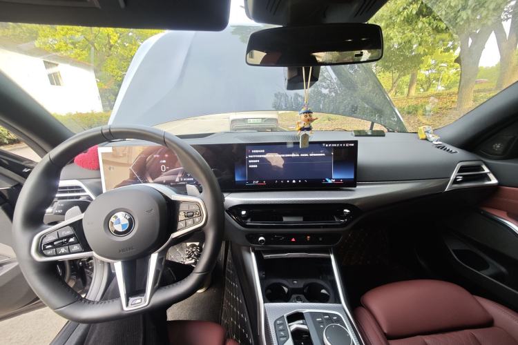 Used BMW 3 Series 2025 330Li Luxury Edition M Sport Night Edition Package Center Console