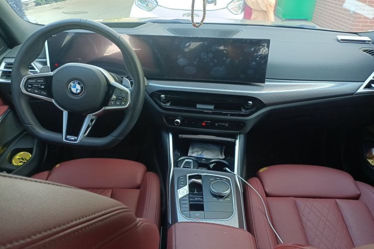 Used BMW 3 Series 2025 330i M Sport Night Edition Package Center Console