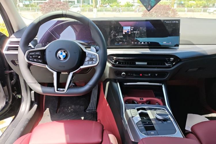 Used BMW 3 Series 2025 330Li M Sport Shadowline Package Center Console