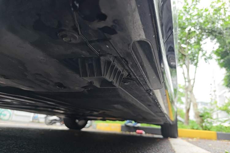 Used BMW 3 Series 2025 325Li M Sport Package Chassis Front Left