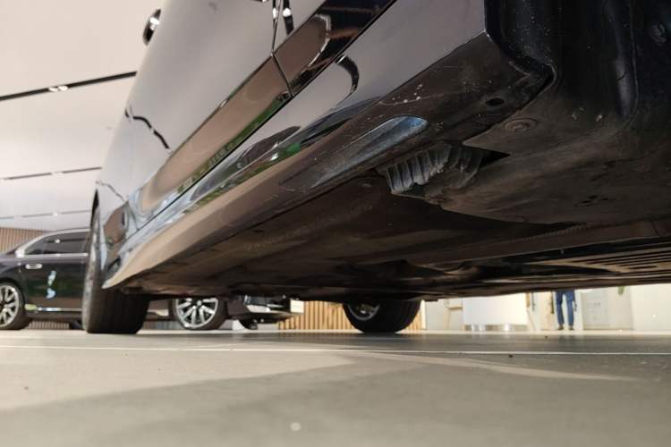 Used BMW 3 Series 2025 330Li M Sport Shadowline Package Chassis Front Right
