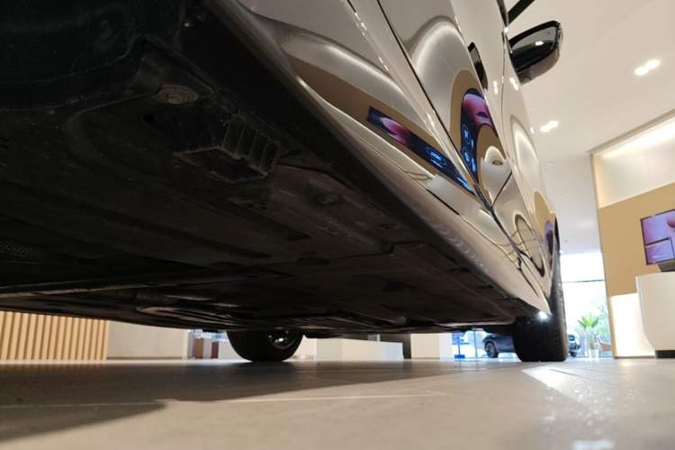 Used BMW 3 Series 2025 330Li M Sport Shadowline Package Chassis Rear Right