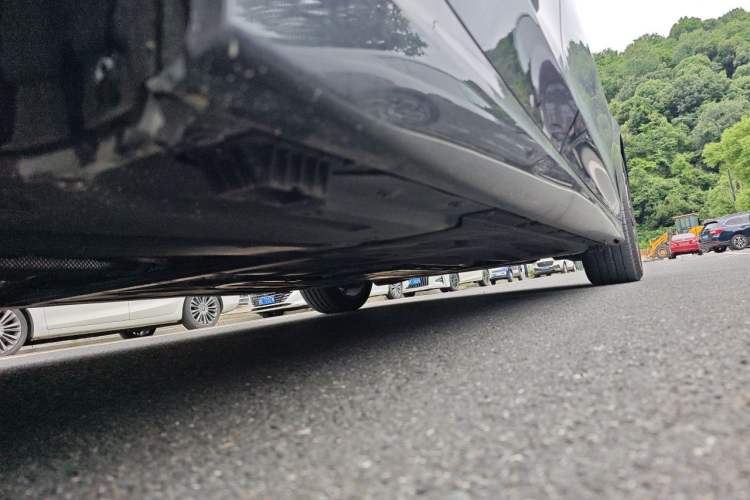 Used BMW 3 Series 2025 330Li M Sport Shadowline Package Chassis Rear Right