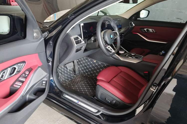 Used BMW 3 Series 2025 330Li M Sport Shadowline Package Driver Seat