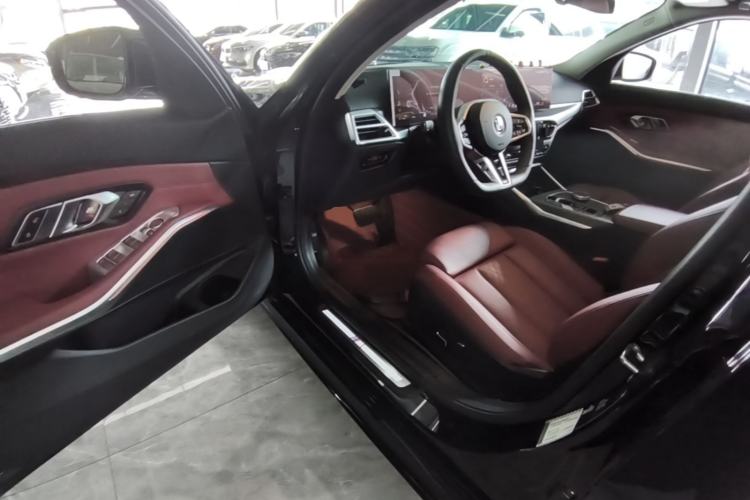 Used BMW 3 Series 2025 325i M Sport Package Driver Seat