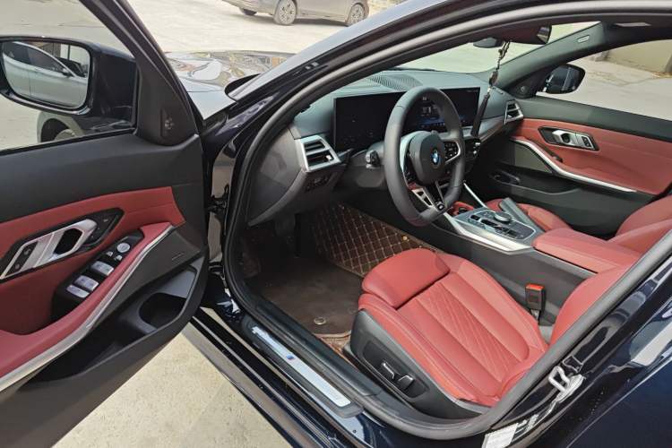 Used BMW 3 Series 2025 330i M Sport Night Edition Package Driver Seat