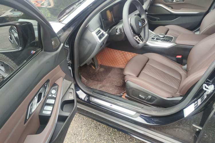 Used BMW 3 Series 2025 330Li M Sport Shadowline Package Driver Seat