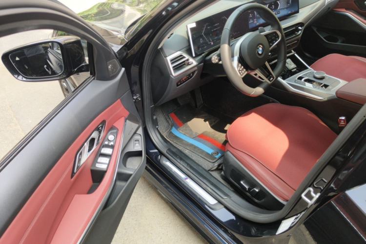 Used BMW 3 Series 2025 330Li M Sport Shadowline Package Driver Seat