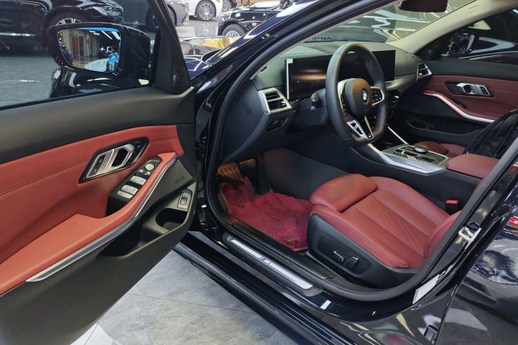 Used BMW 3 Series 2025 330Li M Sport Shadowline Package Driver Seat