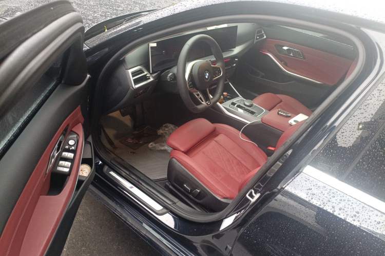 Used BMW 3 Series 2025 325i M Sport Package Driver Seat