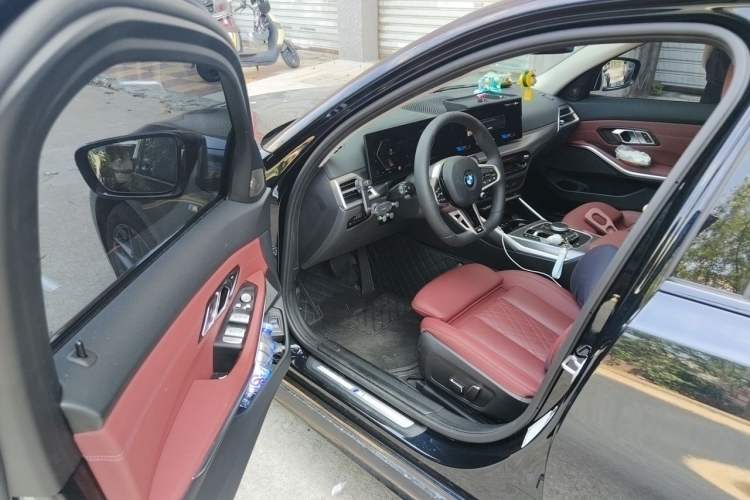 Used BMW 3 Series 2025 330Li M Sport Shadowline Package Driver Seat