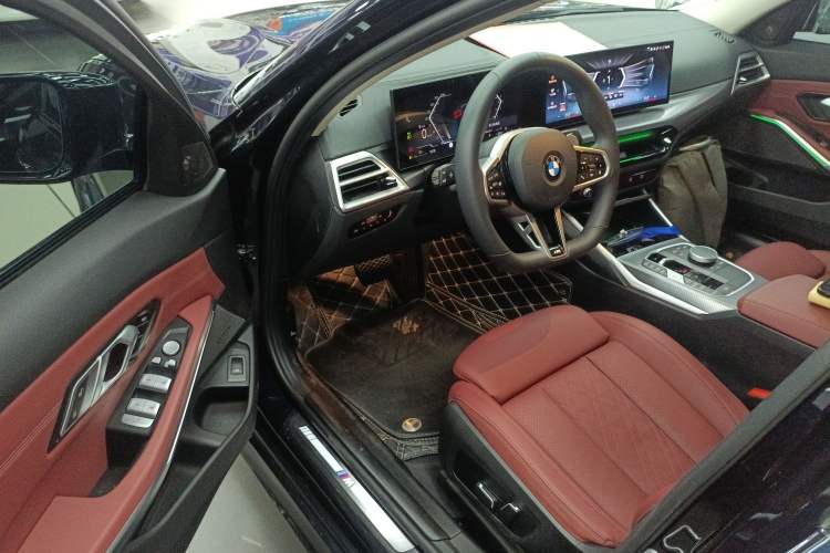 Used BMW 3 Series 2025 330Li M Sport Shadowline Package Driver Seat