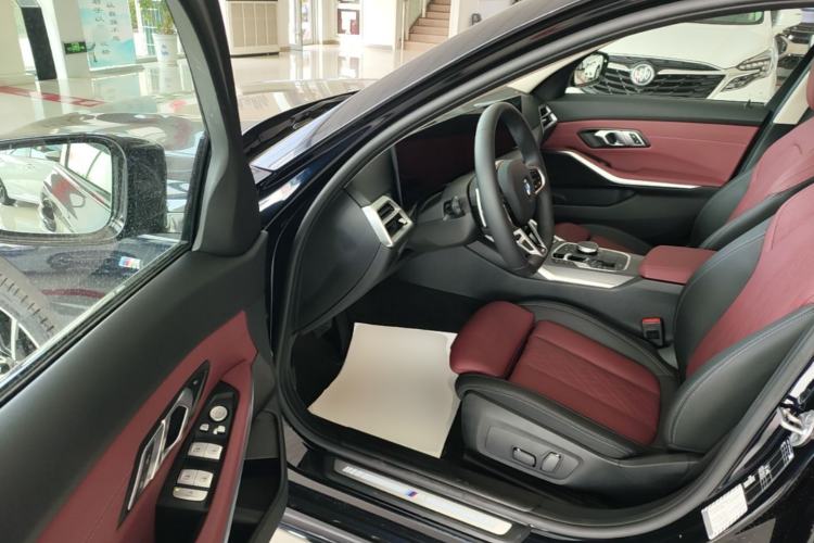 Used BMW 3 Series 2025 325i M Sport Package Driver Seat