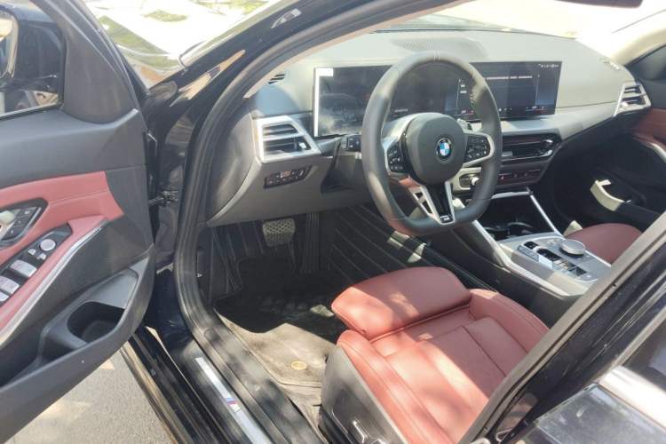 Used BMW 3 Series 2025 325i M Sport Package Driver Seat