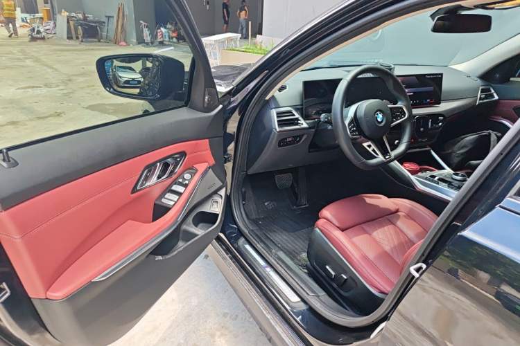 Used BMW 3 Series 2025 330Li M Sport Shadowline Package Driver Seat