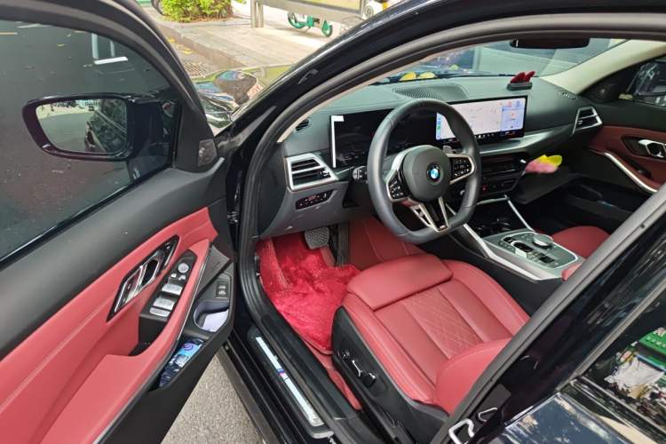 Used BMW 3 Series 2025 330Li M Sport Shadowline Package Driver Seat
