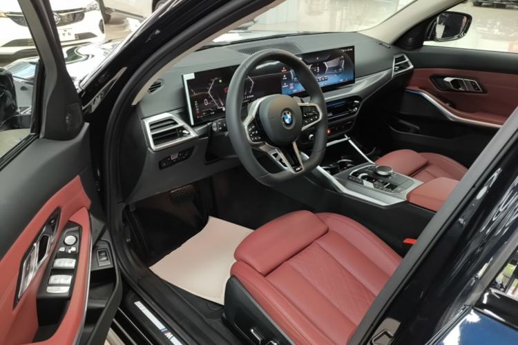 Used BMW 3 Series 2025 330Li M Sport Shadowline Package Driver Seat