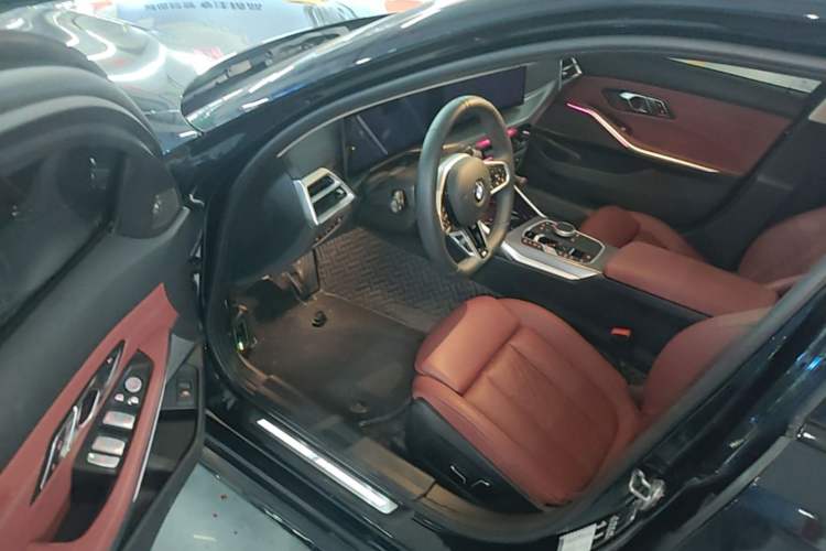 Used BMW 3 Series 2025 330Li M Sport Shadowline Package Driver Seat