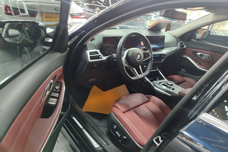 Used BMW 3 Series 2025 325i M Sport Package Driver Seat