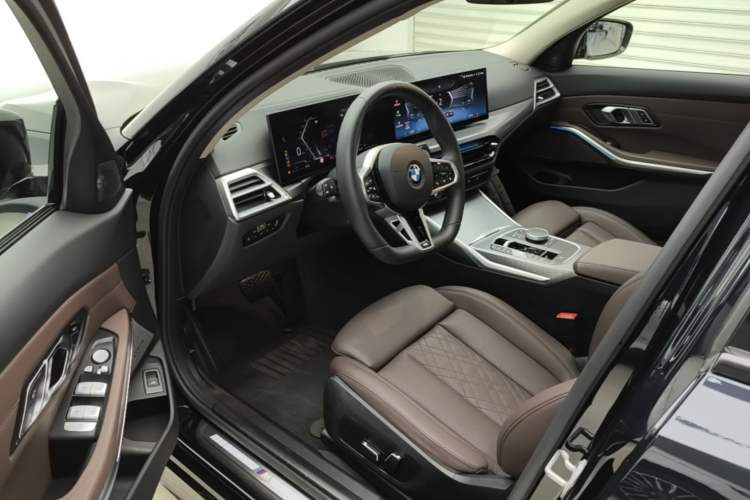 Used BMW 3 Series 2025 330Li M Sport Shadowline Package Driver Seat