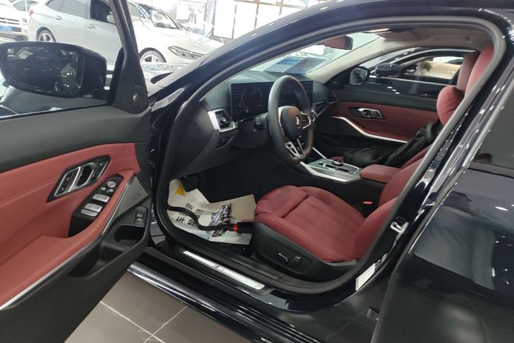 Used BMW 3 Series 2025 330Li M Sport Shadowline Package Driver Seat