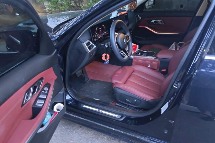 Used BMW 3 Series 2025 325i M Sport Package Driver Seat