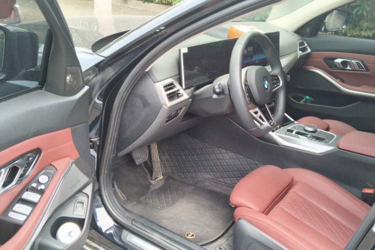 Used BMW 3 Series 2025 330Li M Sport Shadowline Package Driver Seat