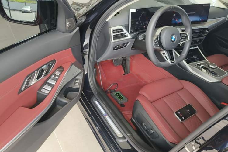 Used BMW 3 Series 2025 330Li M Sport Shadowline Package Driver Seat