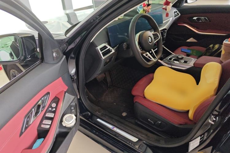 Used BMW 3 Series 2025 330Li M Sport Shadowline Package Driver Seat