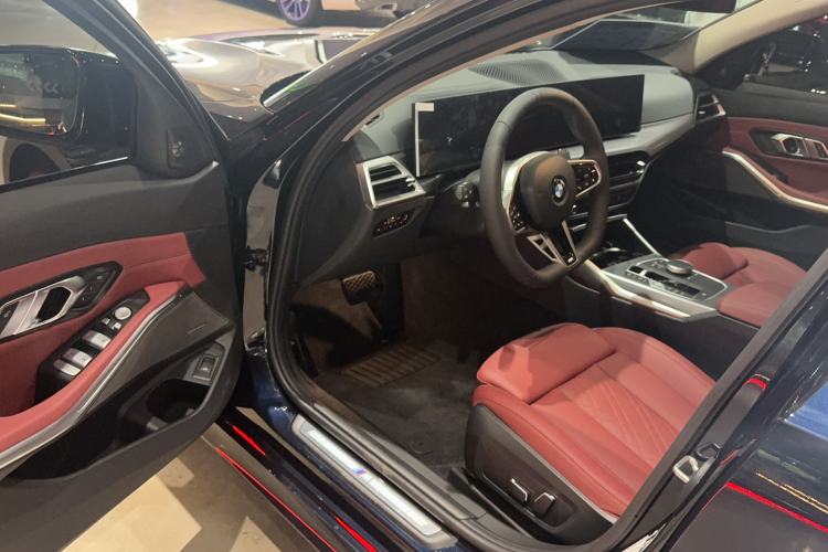 Used BMW 3 Series 2025 330Li M Sport Shadowline Package Driver Seat